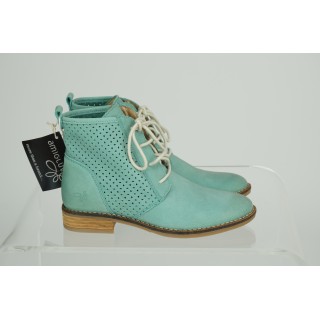 Botins com cordões - Fabricados em Portugal