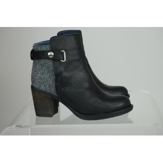 Botins pretos de salto de pele e tecido Amishoes