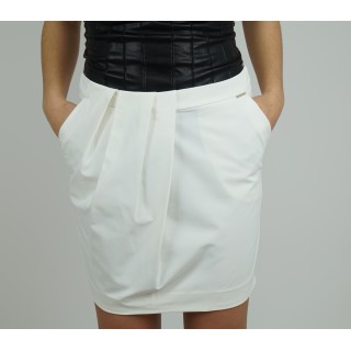 Saia branca curta com pregas Anna Rita N