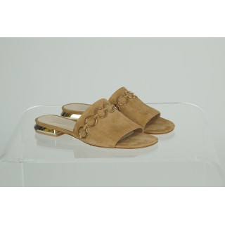 Mules Camel com aplicações douradas Tosca Blu