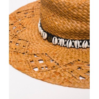  Chapéu de palha com conchas e strass